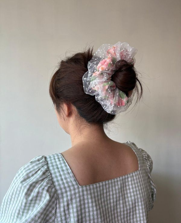 花卉雙層點點紗大腸圈 點點透紗花卉雙層設計大腸圈
蕾絲花瓣滾邊小碎花大腸圈
韓國飾品
韓國耳環
耳環
髮飾
手鍊
戒指
純銀飾品
珍珠耳環
三麗鷗代購
飾品店