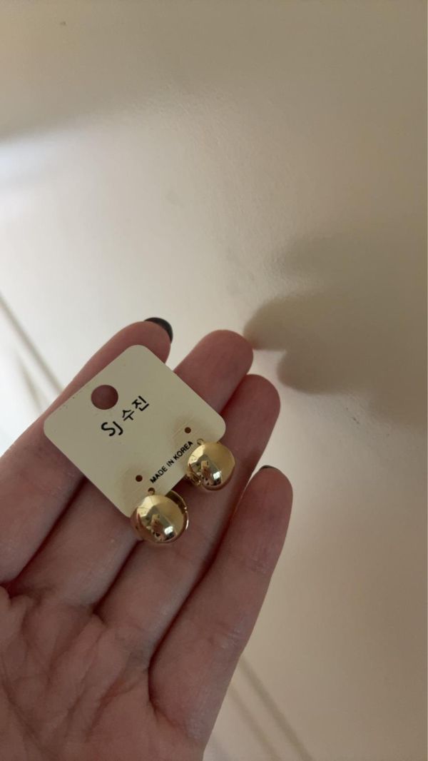 日系個性金屬圓型耳扣12mm 日系個性金屬圓型
耳環
髮飾
手鍊
戒指
純銀飾品
珍珠耳環
三麗鷗代購
飾品店