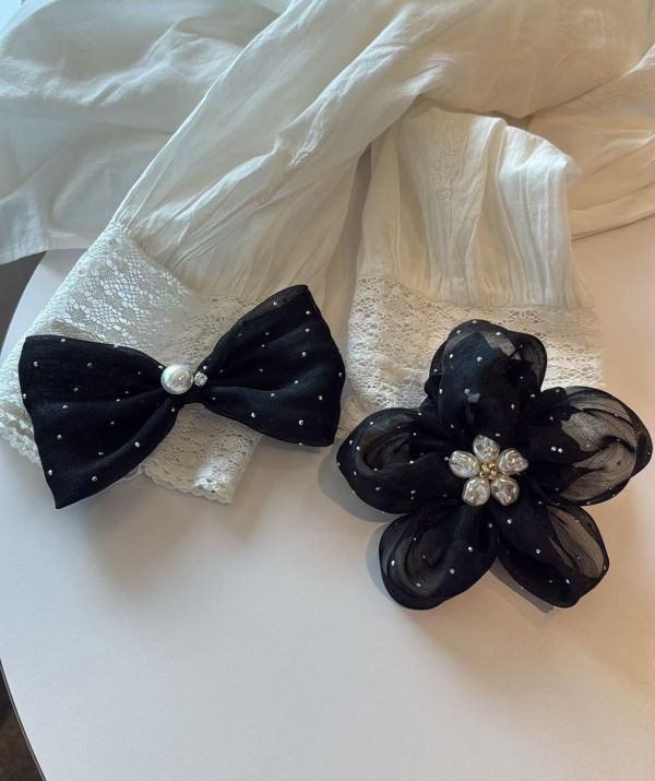 歐根紗點點雙花透紗髮圈5色 歐根紗點點雙花透紗髮圈5色
韓國飾品
韓國耳環
耳環
髮飾
手鍊
戒指
純銀飾品
珍珠耳環
三麗鷗代購
飾品店