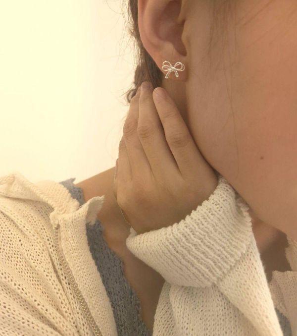 925純銀 蝴蝶結耳環大號 925純銀 蝴蝶結耳環小號
韓國飾品
韓國耳環
耳環
髮飾
手鍊
戒指
純銀飾品
珍珠耳環
三麗鷗代購
飾品店