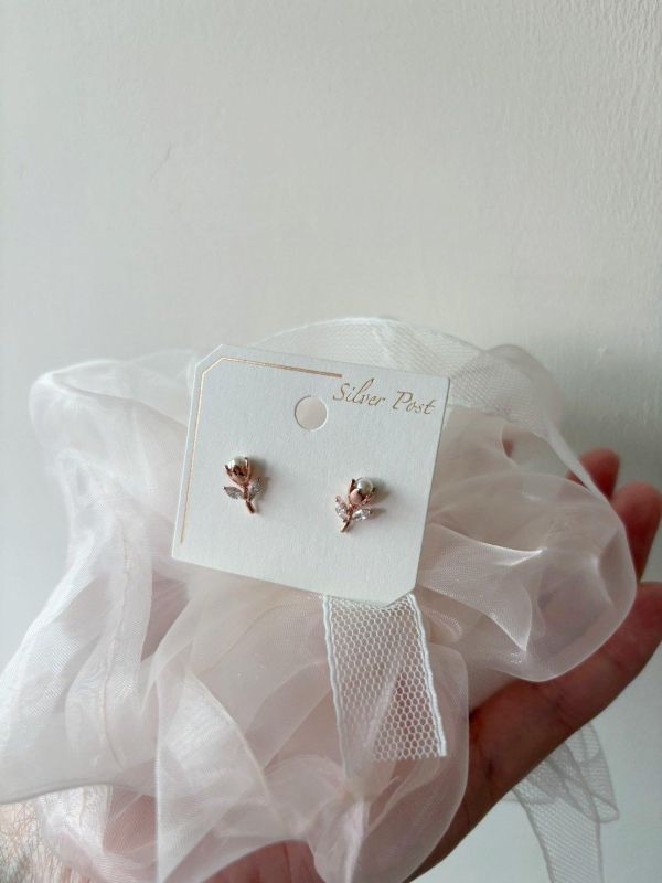 氣質玫瑰花小小耳環2色 氣質玫瑰花小小耳環2色
氣質玫瑰花小小耳環2色
耳環
髮飾
手鍊
戒指
純銀飾品
珍珠耳環
三麗鷗代購
飾品店