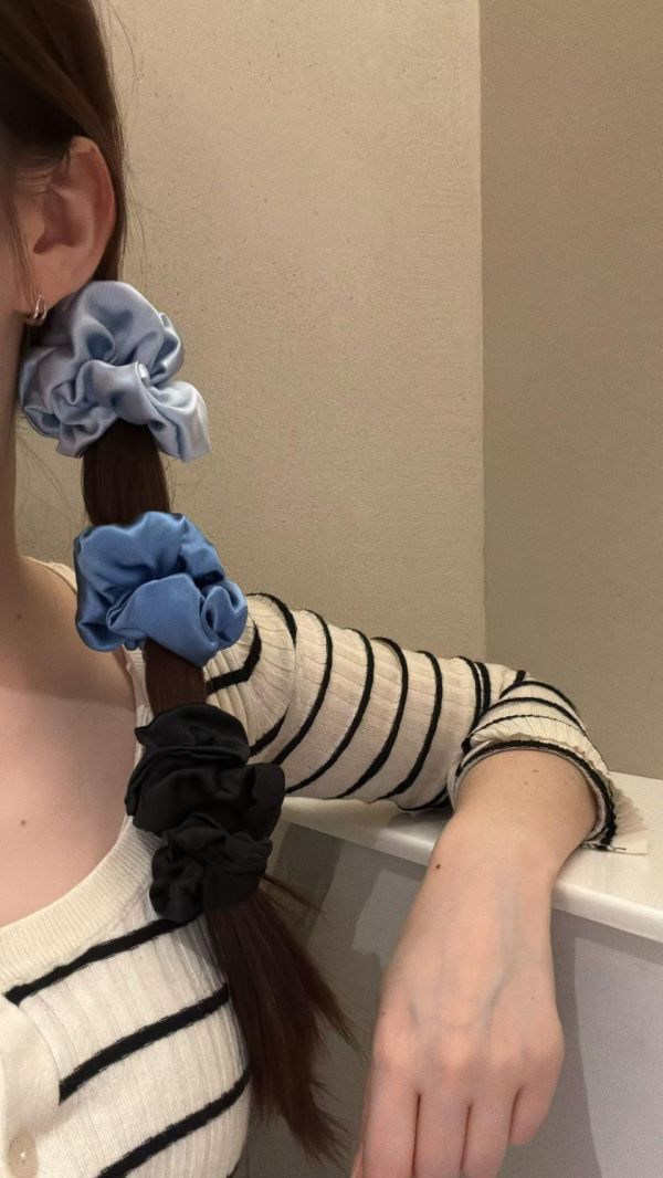 100%絲高質感髮圈8色 100%絲高質感髮圈8色
韓國耳環
耳環
髮飾
手鍊
戒指
純銀飾品
珍珠耳環
三麗鷗代購
飾品店