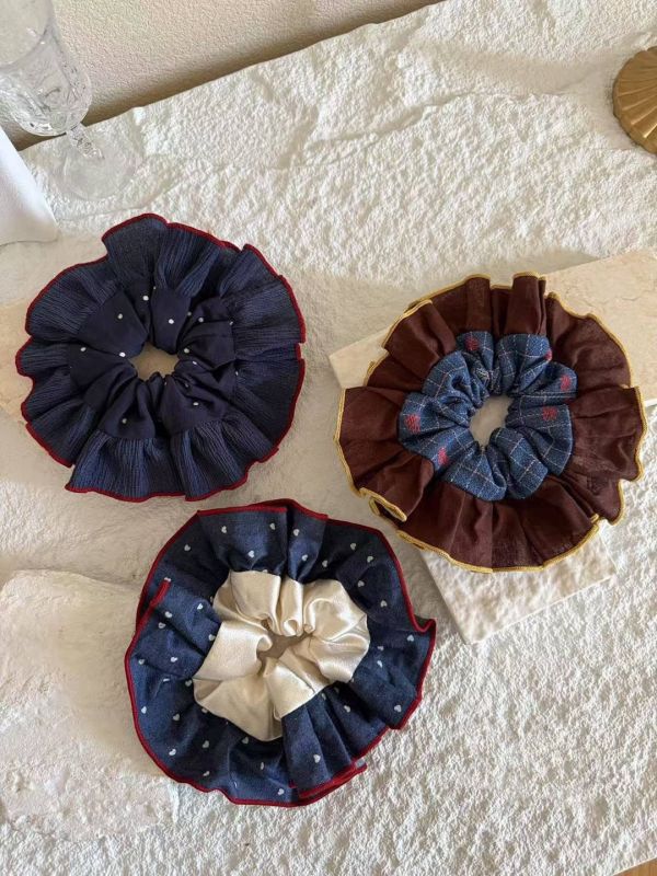 雙布料拼接滾邊髮圈 雙布料拼接滾邊髮圈
韓國飾品
韓國耳環
耳環
髮飾
手鍊
戒指
純銀飾品
珍珠耳環
三麗鷗代購
飾品店