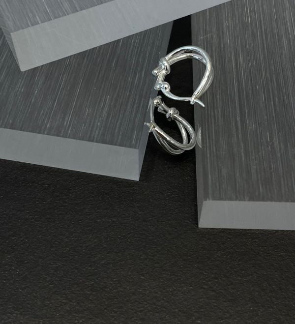 925純銀 扭結雙圈耳環 貓咪豹紋腳印蝴蝶結耳環
韓國飾品
韓國耳環
耳環
髮飾
手鍊
戒指
純銀飾品
珍珠耳環
三麗鷗代購
飾品店