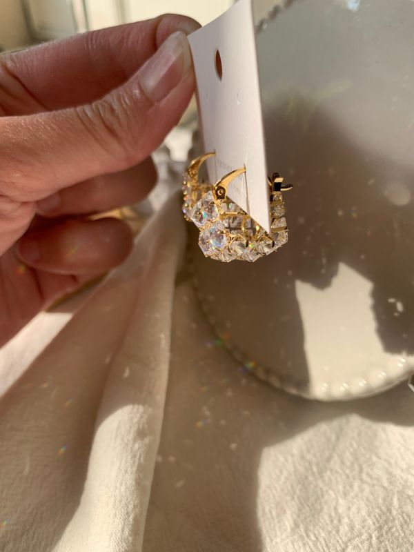 超閃鋯石方塊扣式耳環 半圓滿鑽扣式耳環
超閃鋯石方塊扣式耳環