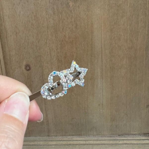 愛心星星磁鐵髮夾 大交叉磁鐵髮夾
韓國耳環
耳環
髮飾
大腸圈
腸圈
手鍊
戒指
純銀飾品
珍珠耳環
三麗鷗代購
飾品店