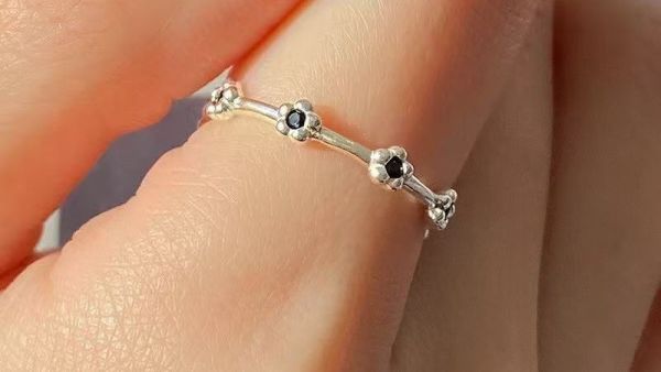 925純銀 小花寶石戒指 925純銀戒指
925純銀 小花寶石戒指
韓國飾品
韓國耳環
耳環
髮飾
大腸圈
腸圈
手鍊
戒指
純銀飾品
珍珠耳環
三麗鷗代購
飾品店