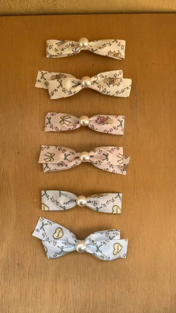 插畫風熊熊愛心蝴蝶結髮夾 童趣慶生熊熊帽髮夾
韓國飾品
韓國耳環
耳環
髮飾
手鍊
戒指
純銀飾品
珍珠耳環
三麗鷗代購
飾品店
