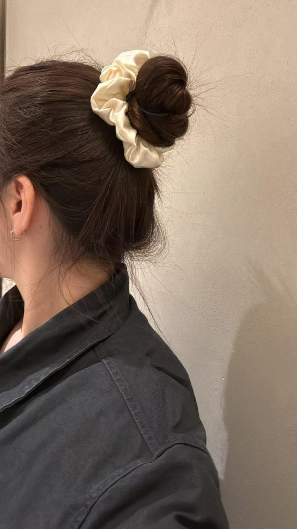 100%絲高質感髮圈8色 100%絲高質感髮圈8色
韓國耳環
耳環
髮飾
手鍊
戒指
純銀飾品
珍珠耳環
三麗鷗代購
飾品店