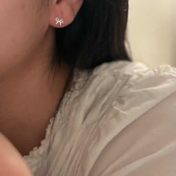 925純銀 蝴蝶結耳環小號 925純銀 蝴蝶結耳環小號
韓國飾品
韓國耳環
耳環
髮飾
手鍊
戒指
純銀飾品
珍珠耳環
三麗鷗代購
飾品店