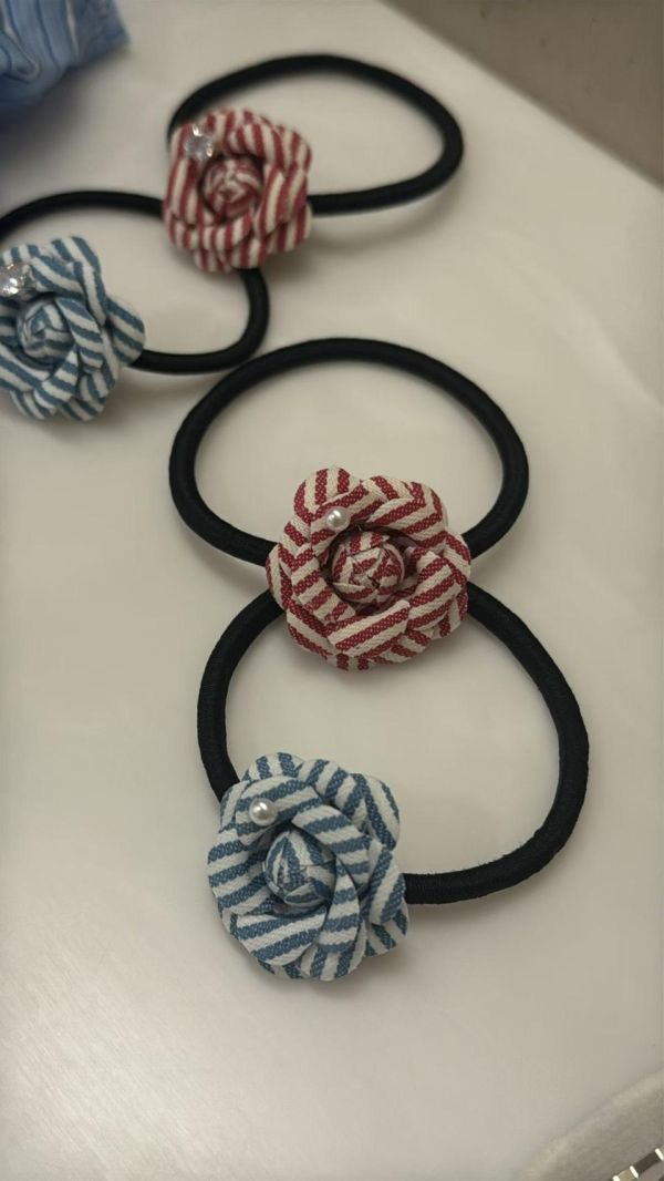 立體條紋山茶花髮圈 立體條紋山茶花髮圈
韓國飾品
韓國耳環
耳環
髮飾
手鍊
戒指
純銀飾品
珍珠耳環
三麗鷗代購
飾品店