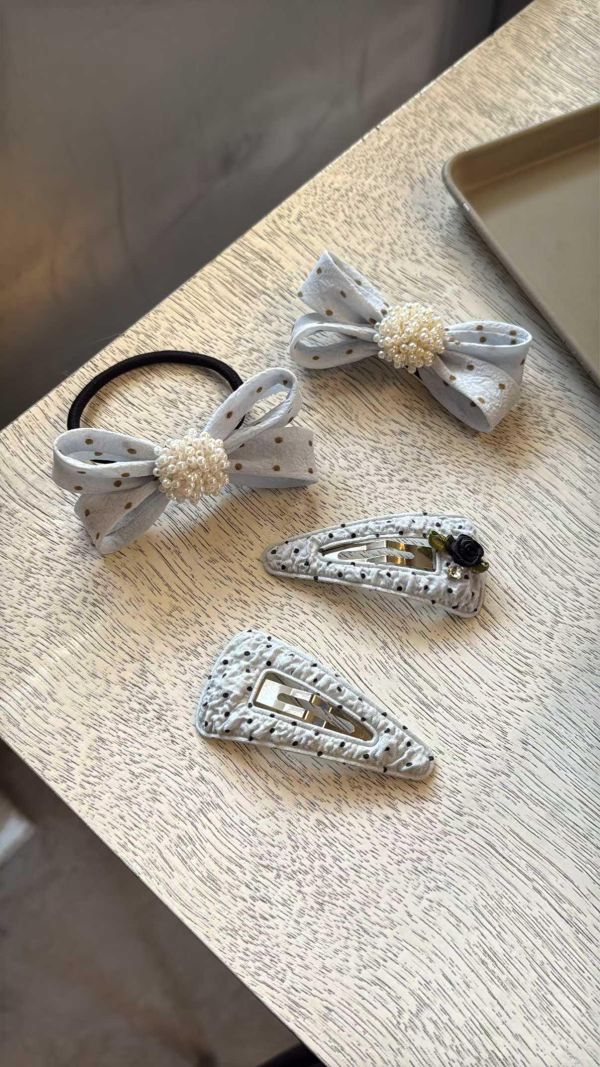 玫瑰花點點三角簍空BB夾5色 玫瑰花點點三角簍空BB夾5色
韓國耳環
耳環
髮飾
手鍊
戒指
純銀飾品
珍珠耳環
三麗鷗代購
飾品店