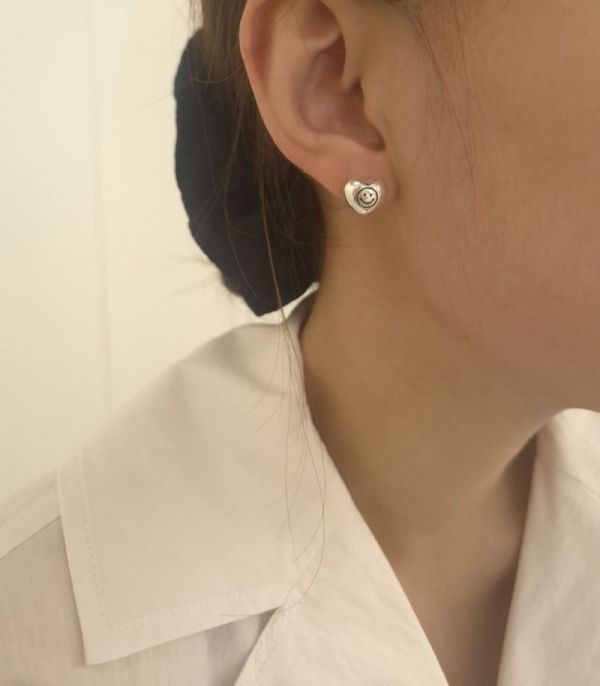 925純銀 愛心笑臉純銀耳環 925純銀 
925純銀 愛心笑臉純銀耳環
韓國耳環
耳環
髮飾
手鍊
戒指
純銀飾品
珍珠耳環
三麗鷗代購
飾品店