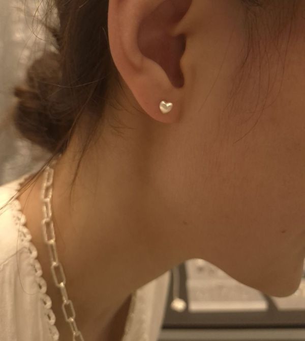 925純銀 小愛心簡約耳環 925純銀 小愛心簡約耳環
韓國飾品
韓國耳環
耳環
髮飾
手鍊
戒指
純銀飾品
珍珠耳環
三麗鷗代購
飾品店