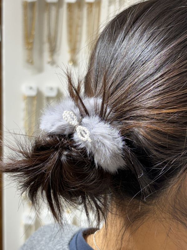 毛毛珍珠蝴蝶結大腸圈 毛毛珍珠蝴蝶結大腸圈
韓國飾品
韓國耳環
耳環
髮飾
大腸圈
腸圈
手鍊
戒指
純銀飾品
珍珠耳環
三麗鷗代購
飾品店