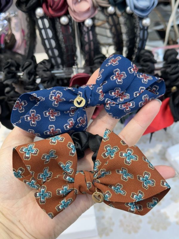 小愛心吊牌碎花腸圈 小愛心吊牌碎花腸圈
韓國飾品
韓國耳環
耳環
髮飾
大腸圈
腸圈
手鍊
戒指
純銀飾品
珍珠耳環
三麗鷗代購
飾品店