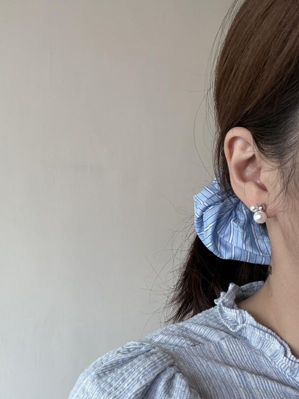 個性小珍珠排列耳環2色 個性小珍珠排列耳環2色
韓國耳環
耳環
髮飾
手鍊
戒指
純銀飾品
珍珠耳環
三麗鷗代購
飾品店