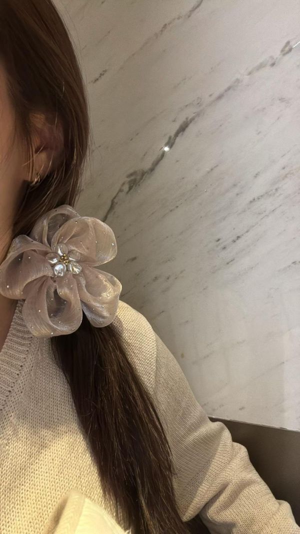 歐根紗點點雙花透紗髮圈5色 歐根紗點點雙花透紗髮圈5色
韓國飾品
韓國耳環
耳環
髮飾
手鍊
戒指
純銀飾品
珍珠耳環
三麗鷗代購
飾品店