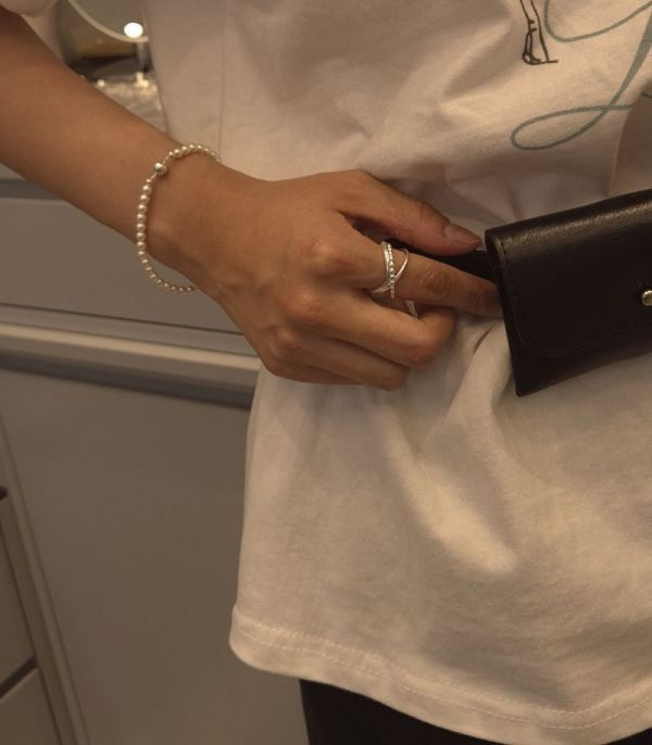 925純銀 交錯紋路純銀戒指 925純銀 
925純銀 交錯紋路純銀戒指
韓國耳環
韓國飾品
耳環
髮飾
手鍊
戒指
純銀飾品
珍珠耳環
三麗鷗代購
飾品店