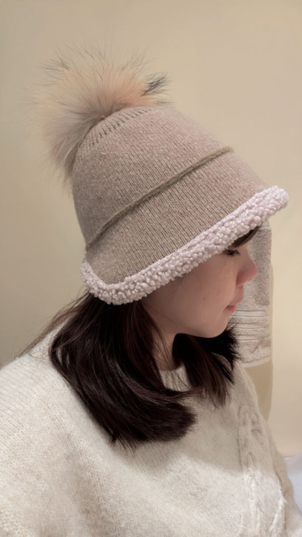 羊羔毛毛球漁夫帽 