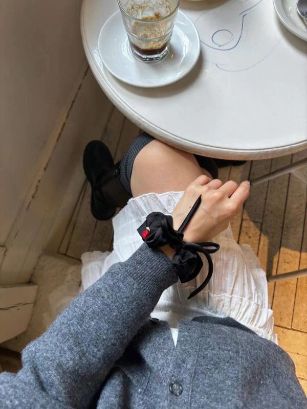 紅色玫瑰花蝴蝶結腸圈 紅色玫瑰花蝴蝶結腸圈
韓國飾品
韓國耳環
耳環
髮飾
手鍊
戒指
純銀飾品
珍珠耳環
三麗鷗代購
飾品店