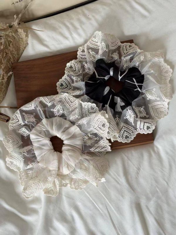 民俗風不規則蕾絲棉麻髮圈 透民俗風不規則蕾絲棉麻髮圈
韓國飾品
韓國耳環
耳環
髮飾
手鍊
戒指
純銀飾品
珍珠耳環
三麗鷗代購
飾品店