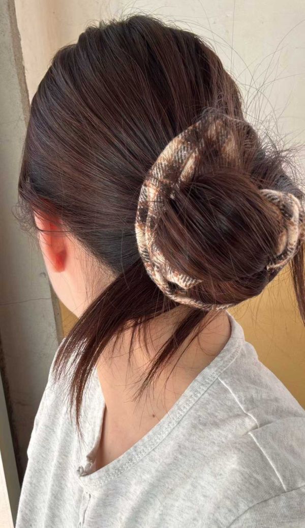 毛呢格子大腸圈 毛呢格子大腸圈
韓國飾品
韓國耳環
耳環
髮飾
大腸圈
腸圈
手鍊
戒指
純銀飾品
珍珠耳環
三麗鷗代購
飾品店