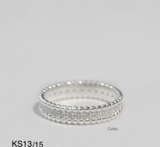 925純銀 小鑽繞圈戒指 貓咪豹紋腳印蝴蝶結耳環
韓國飾品
韓國耳環
耳環
髮飾
手鍊
戒指
純銀飾品
珍珠耳環
三麗鷗代購
飾品店