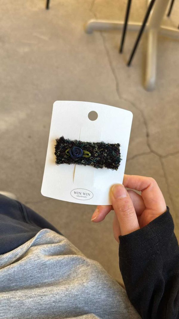 雙色毛尼玫瑰花ＢＢ夾組3色 超大愛心毛毛豹紋髮圈
韓國飾品
韓國耳環
耳環
髮飾
手鍊
戒指
純銀飾品
珍珠耳環
三麗鷗代購
飾品店