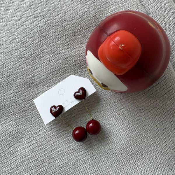 愛心+紅色珠珠垂墜長耳環 愛心+紅色珠珠垂墜長耳環
蝴蝶結耳環
韓國飾品
韓國耳環
耳環
髮飾
大腸圈
腸圈
手鍊
戒指
純銀飾品
珍珠耳環
三麗鷗代購
飾品店