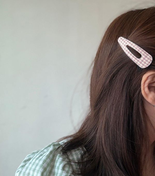 清新格子三角簍空ＢＢ髮夾2色 清新格子三角簍空ＢＢ髮夾2色
韓國耳環
耳環
髮飾
手鍊
戒指
純銀飾品
珍珠耳環
三麗鷗代購
飾品店