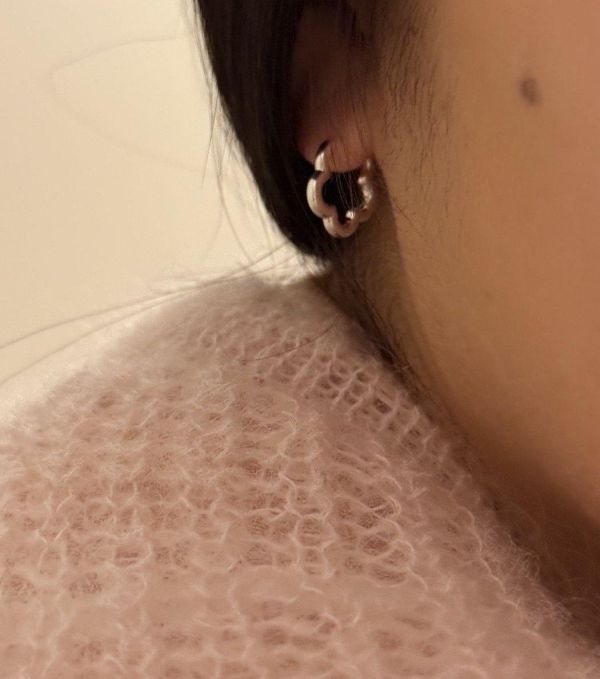 925純銀 花型圈圈簍空耳環 925純銀 
925純銀 花型圈圈簍空耳環
韓國飾品
韓國耳環
耳環
髮飾
手鍊
戒指
純銀飾品
珍珠耳環
三麗鷗代購
飾品店