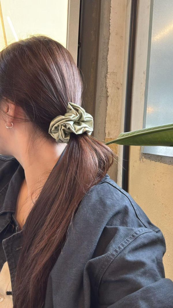 100%絲高質感髮圈8色 100%絲高質感髮圈8色
韓國耳環
耳環
髮飾
手鍊
戒指
純銀飾品
珍珠耳環
三麗鷗代購
飾品店