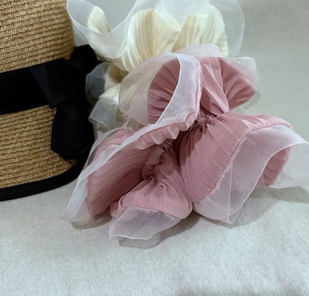 抗條透紗滾邊大腸圈 抗條透紗滾邊大腸圈
韓國飾品
韓國耳環
耳環
髮飾
手鍊
戒指
純銀飾品
珍珠
三麗鷗代購
飾品店