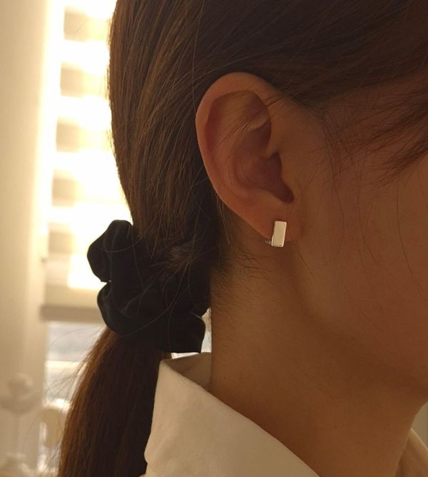 925純銀 小小方形耳扣耳環 925純銀 小小方形耳扣耳環
韓國飾品
韓國耳環
耳環
髮飾
手鍊
戒指
純銀飾品
珍珠耳環
三麗鷗代購
飾品店