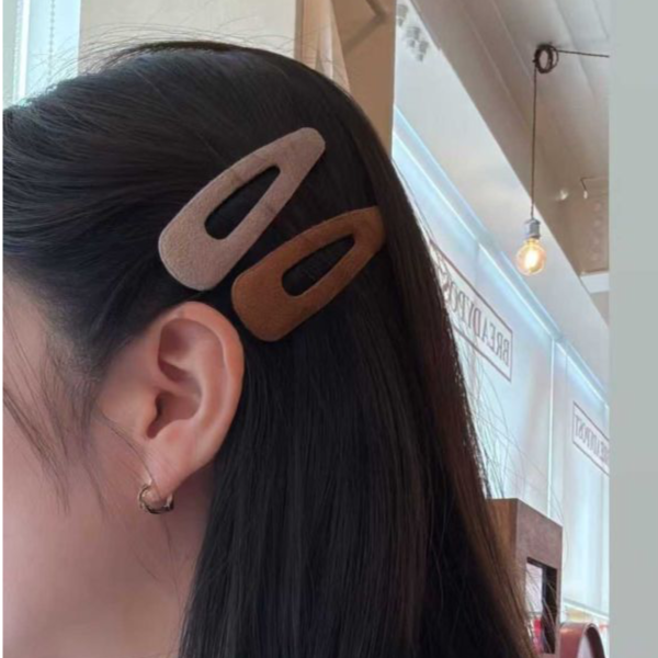 麂皮三角簍空ＢＢ夾 KT粉色豹紋化妝包小尺寸
韓國飾品
韓國耳環
耳環
髮飾
手鍊
戒指
純銀飾品
珍珠耳環
三麗鷗代購
飾品店