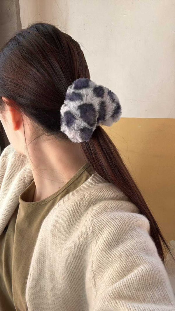 超大愛心毛毛豹紋髮圈2色 超大愛心毛毛豹紋髮圈
韓國飾品
韓國耳環
耳環
髮飾
手鍊
戒指
純銀飾品
珍珠耳環
三麗鷗代購
飾品店