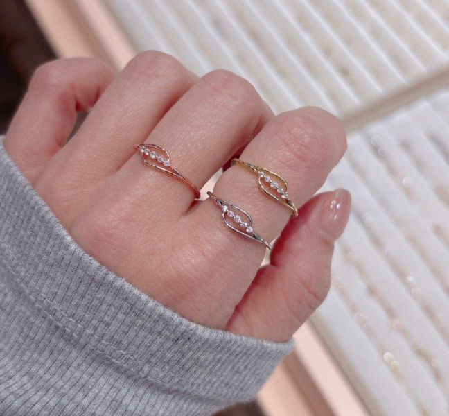 簍空圈小鑽戒指 簍空圈小鑽戒指
韓國飾品
韓國耳環
耳環
髮飾
手鍊
戒指
純銀飾品
珍珠耳環
三麗鷗代購
飾品店