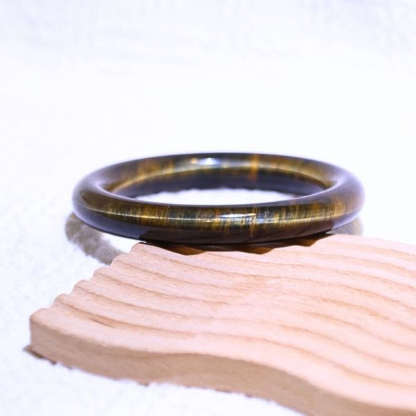 自信招財│虎眼石手鐲│圓骨鐲-57.3mm 水晶手鐲,開運手鐲,招財手鐲,招財水晶手鐲推薦,粉水晶手鐲,紫水晶手鐲,黃水晶手鐲,黑曜石手鐲,女生適合戴的水晶手鐲,2025年最旺水晶手鐲,水晶手鏈,水晶飾品,水晶手鐲佩戴禁忌