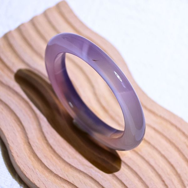 魅力展現│紫玉髓手鐲│貴妃鐲-51.4mm 水晶手鐲,手鐲,玉手鐲,水晶手鐲如何保養,紫水晶手鐲,粉晶手鐲,櫻花瑪瑙鐲,雕刻鐲,佘太翠,藍磷灰,黑曜石,手鐲款式,手鐲尺寸,手鐲鐲型,天然水晶手鐲,水晶手鐲功效