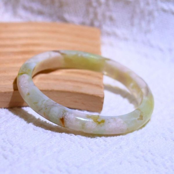 友愛與希望│櫻花瑪瑙手鐲│貴妃鐲(正圈48mm) 水晶手鐲,手鐲,玉手鐲,水晶手鐲如何保養,紫水晶手鐲,粉晶手鐲,櫻花瑪瑙鐲,雕刻鐲,佘太翠,藍磷灰,黑曜石,手鐲款式,手鐲尺寸,手鐲鐲型,天然水晶手鐲,水晶手鐲功效