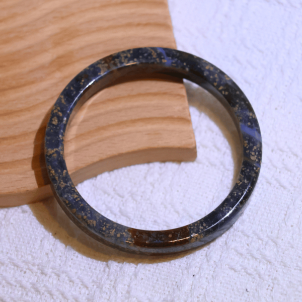 繁星銀河│星空瑪瑙手鐲│方鐲-56.5mm 水晶手鐲,手鐲,玉手鐲,水晶手鐲如何保養,紫水晶手鐲,粉晶手鐲,櫻花瑪瑙鐲,雕刻鐲,佘太翠,藍磷灰,黑曜石,手鐲款式,手鐲尺寸,手鐲鐲型,天然水晶手鐲,水晶手鐲功效