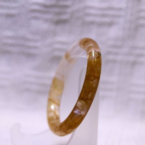 意外之財│黃膠花手鐲│圓骨鐲-54.8mm 水晶手鐲,手鐲,玉手鐲,水晶手鐲如何保養,紫水晶手鐲,粉晶手鐲,櫻花瑪瑙鐲,雕刻鐲,佘太翠,藍磷灰,黑曜石,手鐲款式,手鐲尺寸,手鐲鐲型,天然水晶手鐲,水晶手鐲功效