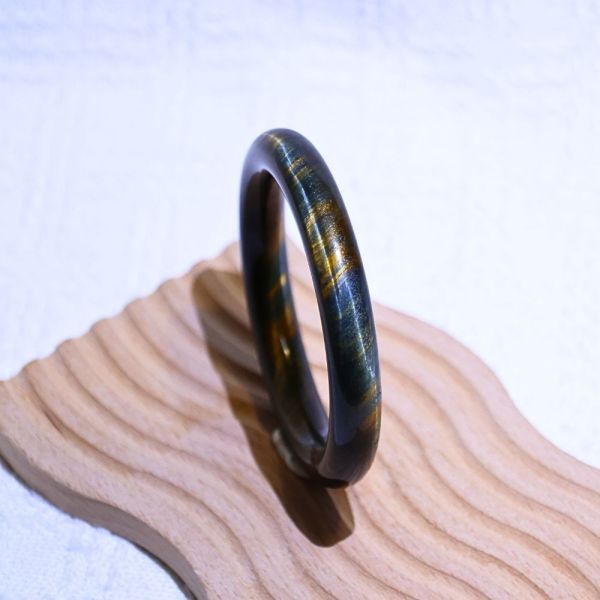 自信招財│虎眼石手鐲│圓骨鐲-52.6mm 水晶手鐲,開運手鐲,招財手鐲,招財水晶手鐲推薦,粉水晶手鐲,紫水晶手鐲,黃水晶手鐲,黑曜石手鐲,女生適合戴的水晶手鐲,2025年最旺水晶手鐲,水晶手鏈,水晶飾品,水晶手鐲佩戴禁忌