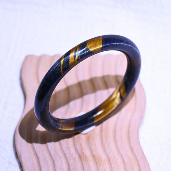 自信招財│虎眼石手鐲│圓骨鐲-60.2mm 水晶手鐲,開運手鐲,招財手鐲,招財水晶手鐲推薦,粉水晶手鐲,紫水晶手鐲,黃水晶手鐲,黑曜石手鐲,女生適合戴的水晶手鐲,2025年最旺水晶手鐲,水晶手鏈,水晶飾品,水晶手鐲佩戴禁忌