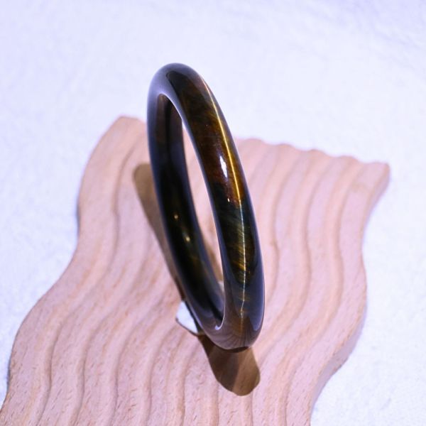 自信招財│虎眼石手鐲│圓骨鐲-57.3mm 水晶手鐲,開運手鐲,招財手鐲,招財水晶手鐲推薦,粉水晶手鐲,紫水晶手鐲,黃水晶手鐲,黑曜石手鐲,女生適合戴的水晶手鐲,2025年最旺水晶手鐲,水晶手鏈,水晶飾品,水晶手鐲佩戴禁忌