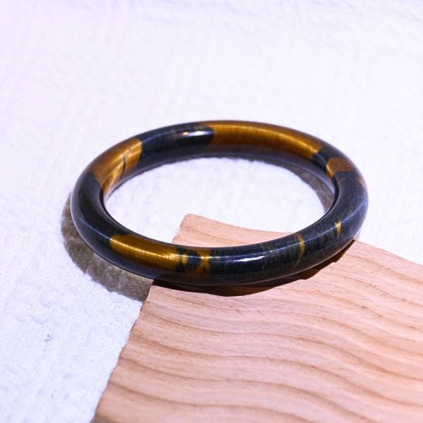 自信招財│虎眼石手鐲│圓骨鐲-60.2mm 水晶手鐲,開運手鐲,招財手鐲,招財水晶手鐲推薦,粉水晶手鐲,紫水晶手鐲,黃水晶手鐲,黑曜石手鐲,女生適合戴的水晶手鐲,2025年最旺水晶手鐲,水晶手鏈,水晶飾品,水晶手鐲佩戴禁忌