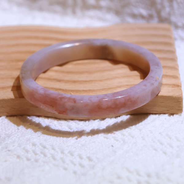 繁星銀河│星空瑪瑙手鐲│方鐲-52mm 水晶手鐲,手鐲,玉手鐲,水晶手鐲如何保養,紫水晶手鐲,粉晶手鐲,櫻花瑪瑙鐲,雕刻鐲,佘太翠,藍磷灰,黑曜石,手鐲款式,手鐲尺寸,手鐲鐲型,天然水晶手鐲,水晶手鐲功效