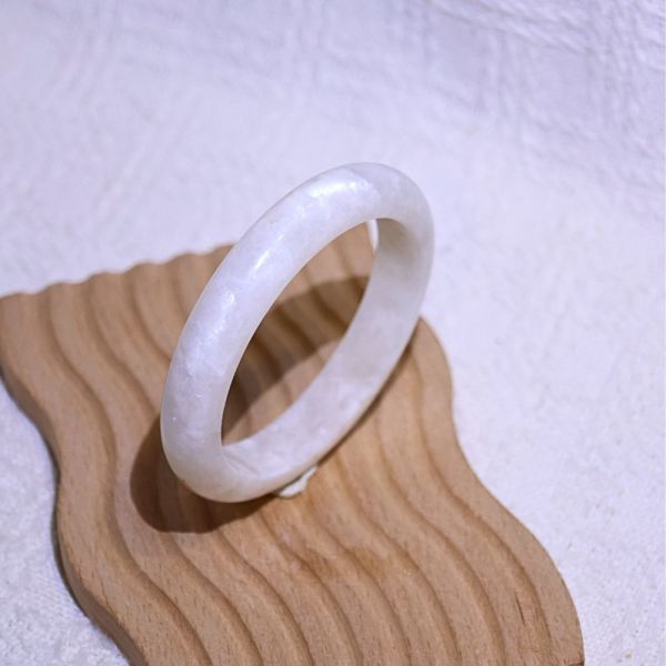 消除惡夢│日月同輝手鐲│平安鐲-55.8mm 水晶手鐲,手鐲,玉手鐲,水晶手鐲如何保養,紫水晶手鐲,粉晶手鐲,櫻花瑪瑙鐲,雕刻鐲,佘太翠,藍磷灰,黑曜石,手鐲款式,手鐲尺寸,手鐲鐲型,天然水晶手鐲,水晶手鐲功效