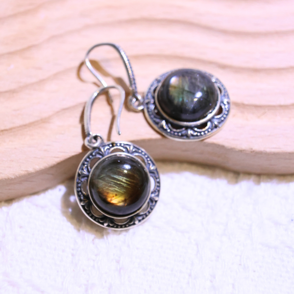 【歐洛菈】拉長耳環｜復古鑲嵌 水晶,礦石,晶礦,水晶手鐲,手鐲,水晶手串,手串,脈輪,磁場,療癒,淨化,紫水晶,粉晶,櫻花瑪瑙,草莓晶